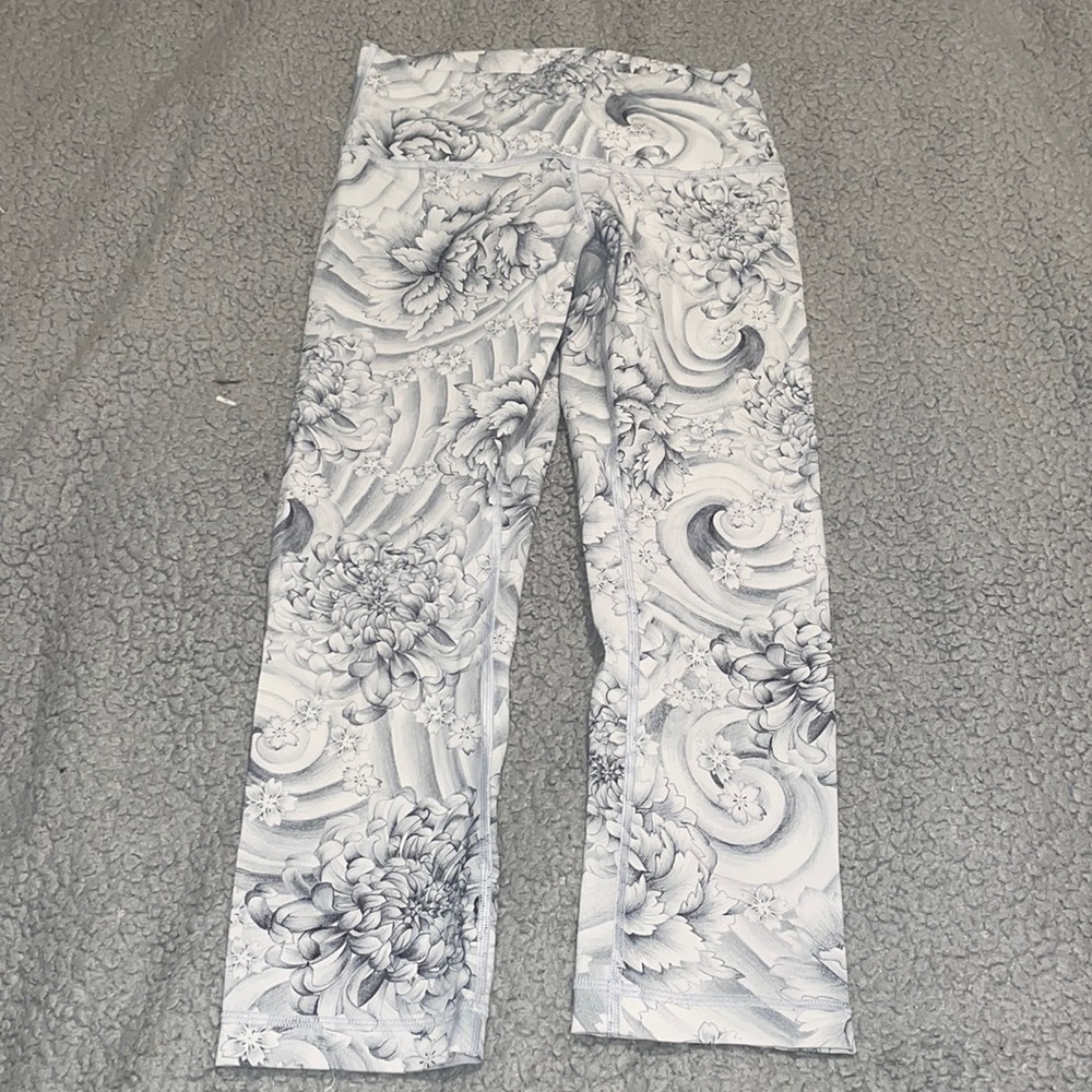 lululemon High-Rise Crop 23"